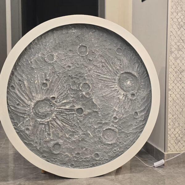 80cm. Skersmens Mėnulis